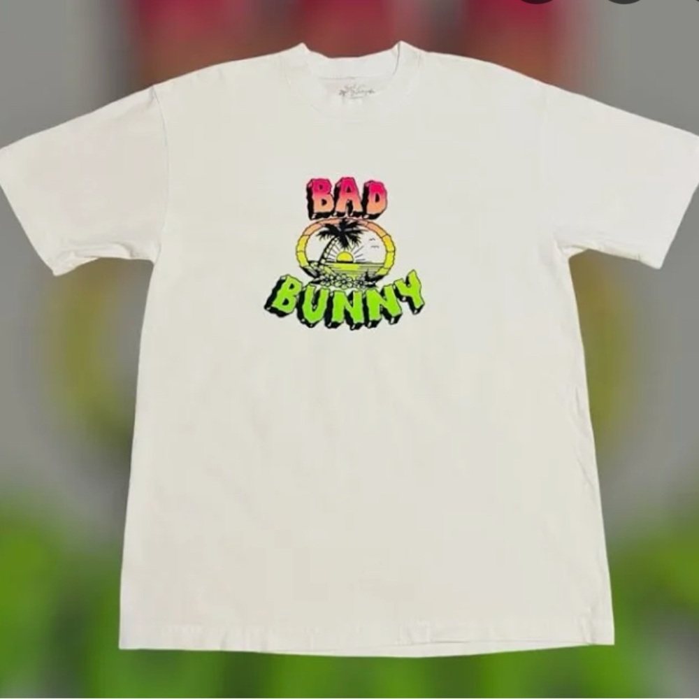 BAD BUNNY World's Hottest Tour 2022 Concert  Tee Sz L - On Verano‎ Sin Ti - New
